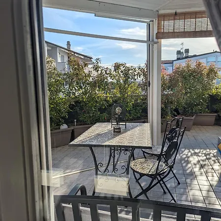 아파트 Con Terrazzo